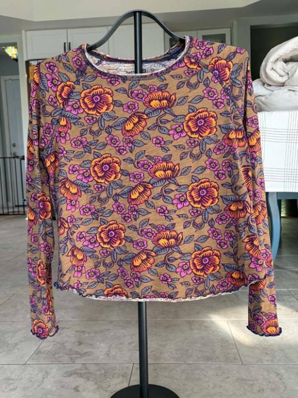 Natural Life Lily Floral Cotton Long Sleeve Lettuce Hem Tee Top Large